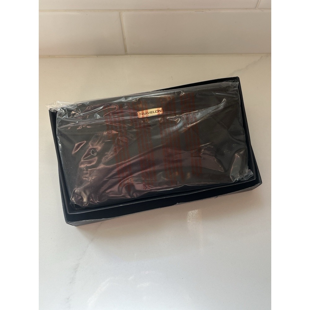 NIB Sealed‎ Travelon Anti-Theft Wallet RFID Blocking